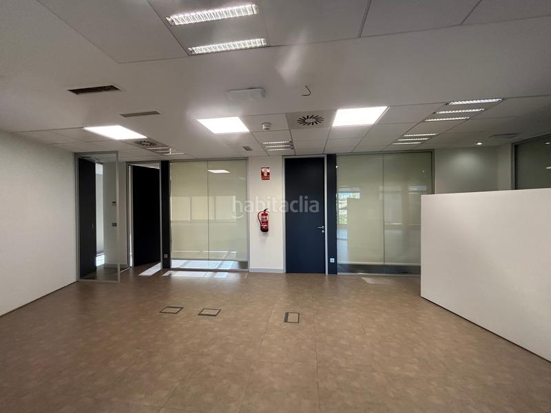 Foto 9247713e-6a59-4ec4-9cd7-02e76e420971. Affitto ufficio con riscaldamento parcheggio in sector sur - la palmera - reina mercedes Sevilla