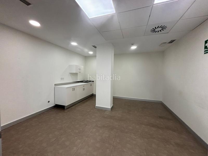 Foto e38ba72f-c27e-42b9-b0ba-2df303a465c3. Affitto ufficio con riscaldamento parcheggio in sector sur - la palmera - reina mercedes Sevilla