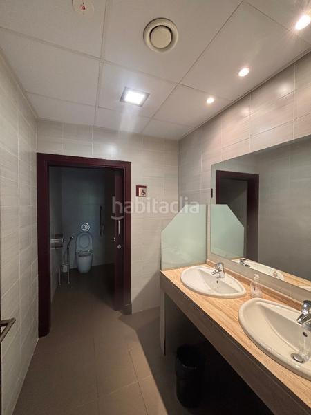 Foto e51c4136-cc12-4074-a98e-728a7bd44471. Affitto ufficio con riscaldamento parcheggio in sector sur - la palmera - reina mercedes Sevilla