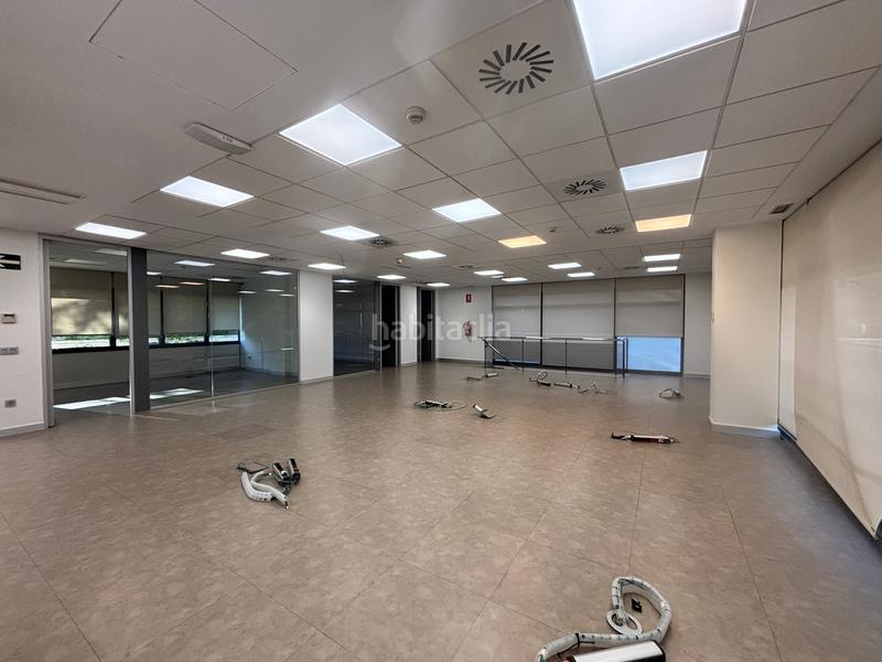 Foto f4ace3d7-1719-4730-93da-56452234e70f. Affitto ufficio con riscaldamento parcheggio in sector sur - la palmera - reina mercedes Sevilla