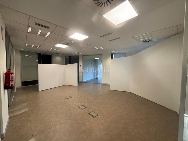 Foto fbcecd16-c3e2-48e5-bff6-3c81d5c48306. Affitto ufficio con riscaldamento parcheggio in sector sur - la palmera - reina mercedes Sevilla