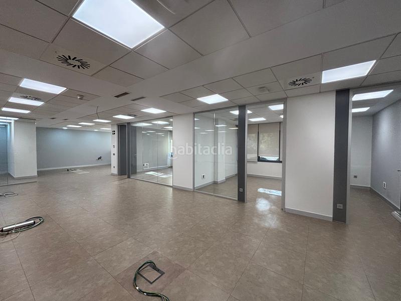 Foto 263b48ed-1a28-4a5a-88e1-f9d7bb7e2525. Lloguer oficina amb calefacció aparcament a sector sur - la palmera - reina mercedes Sevilla