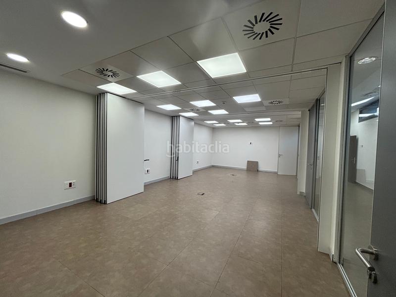 Foto 3f3cae80-da36-493e-a21d-81f89eb39c60. Lloguer oficina amb calefacció aparcament a sector sur - la palmera - reina mercedes Sevilla