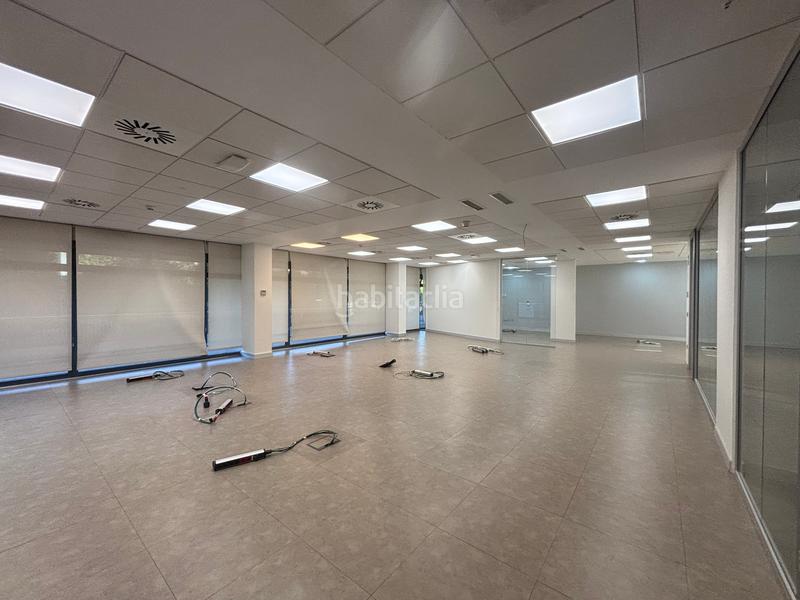 Foto c9b6eab1-96b6-4b30-9751-d03fc68e938c. Lloguer oficina amb calefacció aparcament a sector sur - la palmera - reina mercedes Sevilla