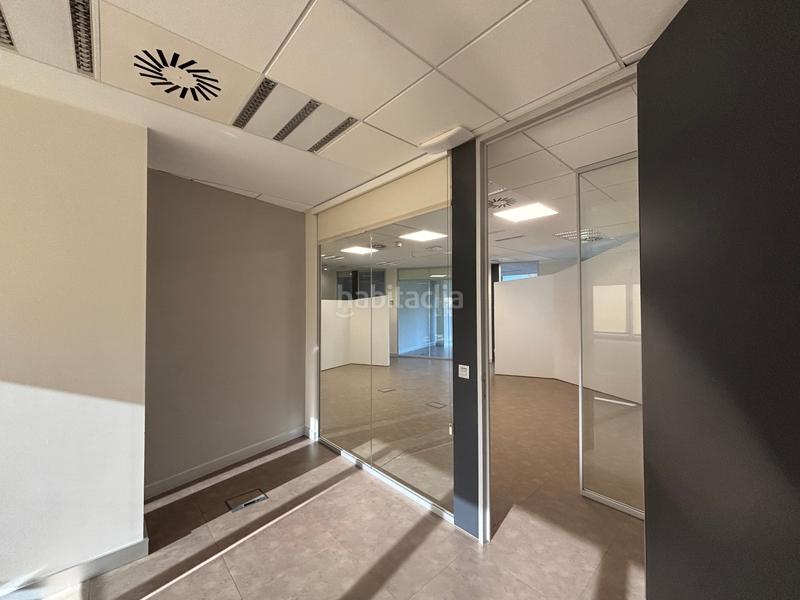 Foto e577d57d-e08b-4be5-bcb5-34829d25bffa. Lloguer oficina amb calefacció aparcament a sector sur - la palmera - reina mercedes Sevilla