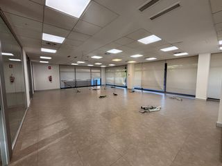 Location Bureau à Sector Sur  - La Palmera - Reina Mercedes. Oficina alquiler sector sur-palmera