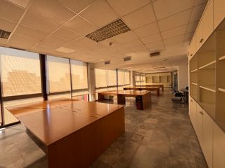 Affitto Ufficio in La Buhaira. Oficina alquiler nervion