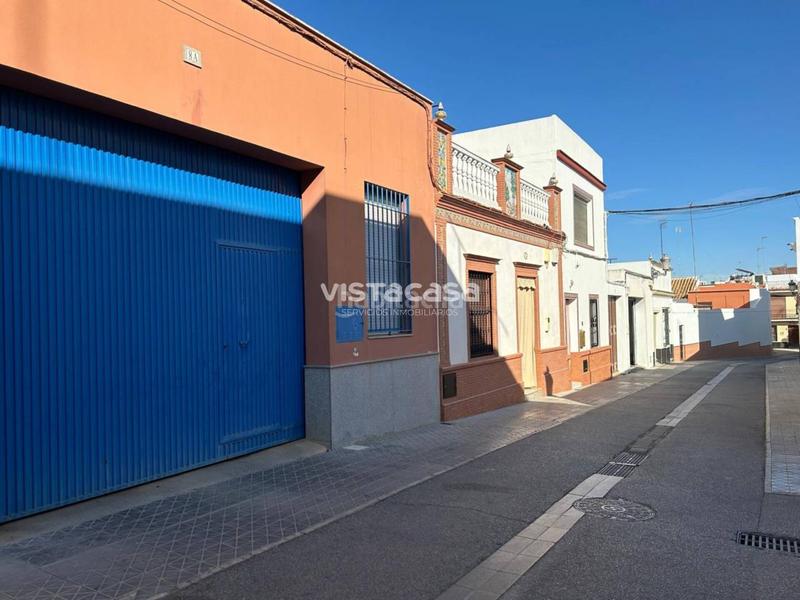 Foto 3f9ca64c-30db-4500-8d5b-a35565d96eb4. Industrial building in Mairena del Alcor