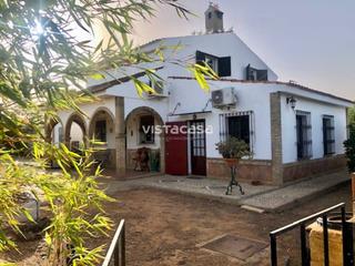 Chalet à Carmona. Chalet en venta en carmona