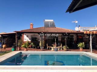 Chalet in Carmona. Chalet en venta en carmona