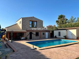 Xalet a Mairena del Alcor. Chalet en venta en extrarradio