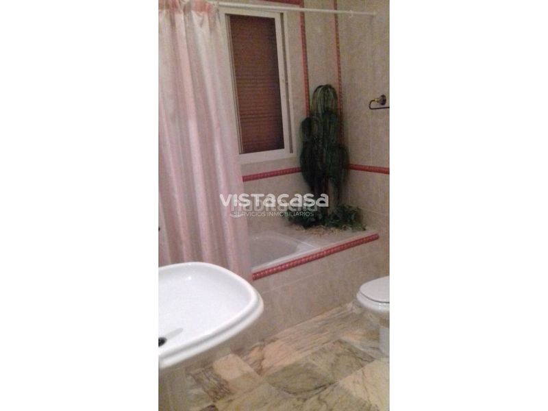 Foto a95b60b6-61fb-44ba-bb15-9a111a0d6c9c. Casa  en venta en Mairena del Alcor