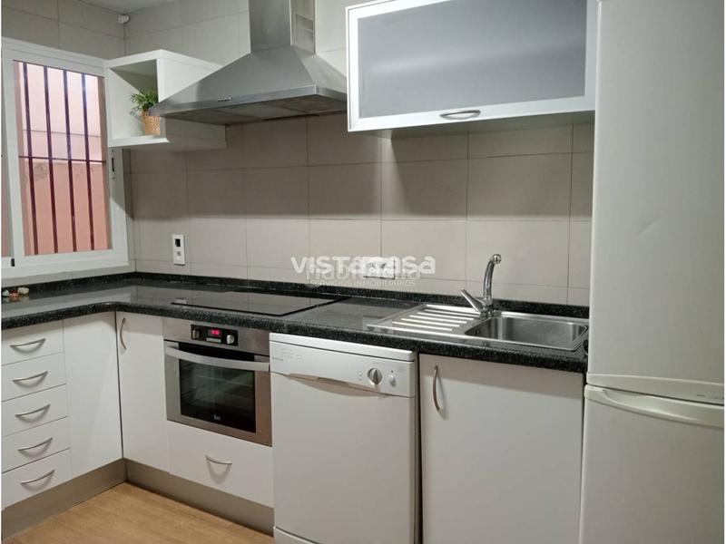 Foto f8fa1da4-a6a3-4f3c-910c-cb07c2a23e30. Affitto appartamento con riscaldamento parcheggio in Sevilla