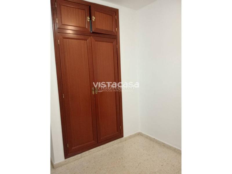 Foto cb14bb99-f206-4b2c-84dd-f876e43a3db2. Alquiler piso alquiler de piso capital en Parque Alcosa Sevilla