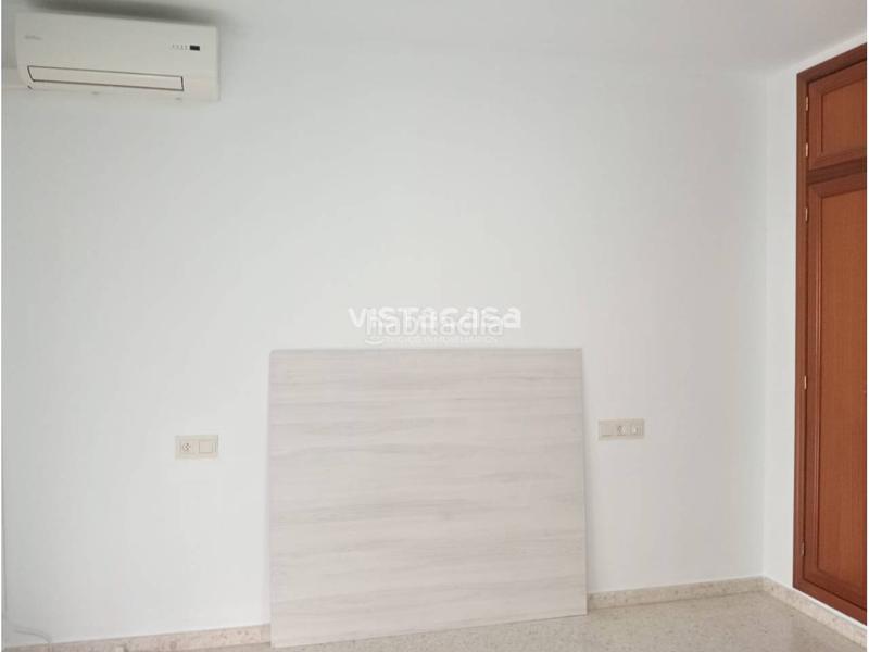 Foto 26623dd0-2af4-4175-905b-29f7dc55f70c. Rent flat with heating parking in Parque Alcosa Sevilla