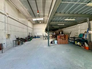 Miete Fabrikhalle in La Paz. Alquiler de nave industrial en alcalá de guadaíra, zona la paz
