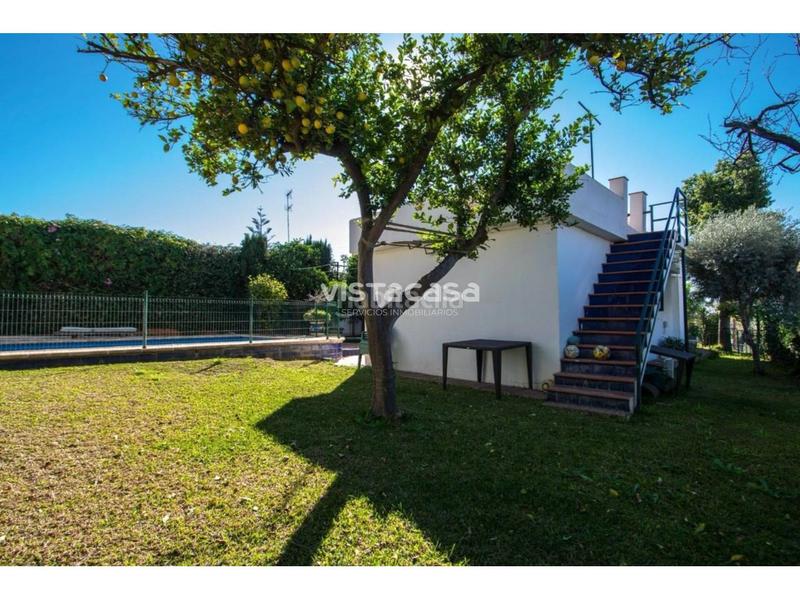 Foto 64db591e-7f52-4f3c-8331-7ca0febc57e8. Chalet con riscaldamento parcheggio piscina in La Paz Alcalá de Guadaira