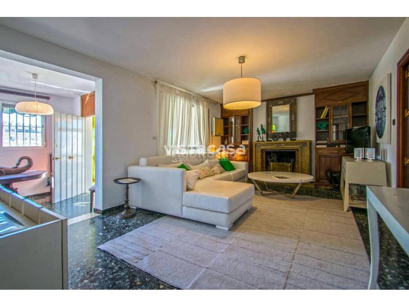 Foto d19bdcd5-2c8e-4906-99a4-f57891868a15. Chalet con riscaldamento parcheggio piscina in La Paz Alcalá de Guadaira