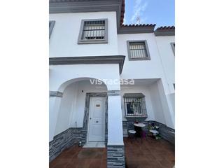 Casa adosada en Mairena del Alcor. Venta de townhouse en mairena del alcor