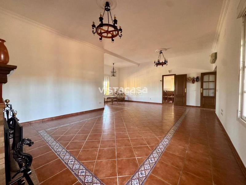 Foto 0410f009-9f3e-4531-8475-2c02618a08d9. Chalet mit parking pool in Mairena del Alcor