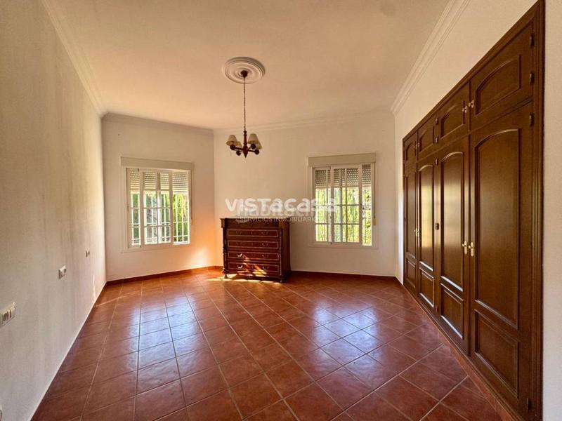 Foto 186d4155-2763-411d-90aa-43a591a414ac. Chalet mit parking pool in Mairena del Alcor