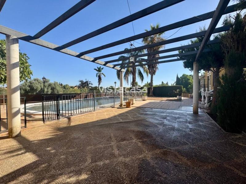 Foto 4fca3788-ab13-4874-b465-990bf68b45f9. Chalet mit parking pool in Mairena del Alcor