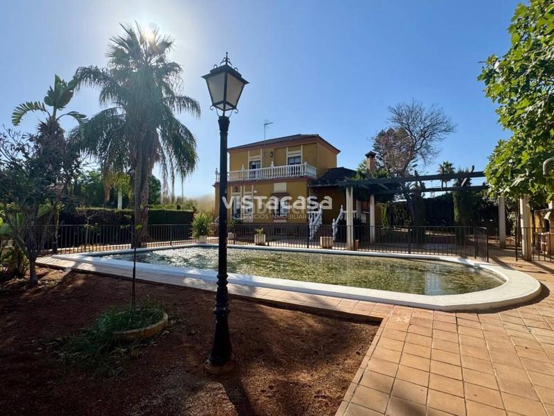 Foto a755b47a-b842-43de-9d90-5f42e8a5adbe. Chalet mit parking pool in Mairena del Alcor