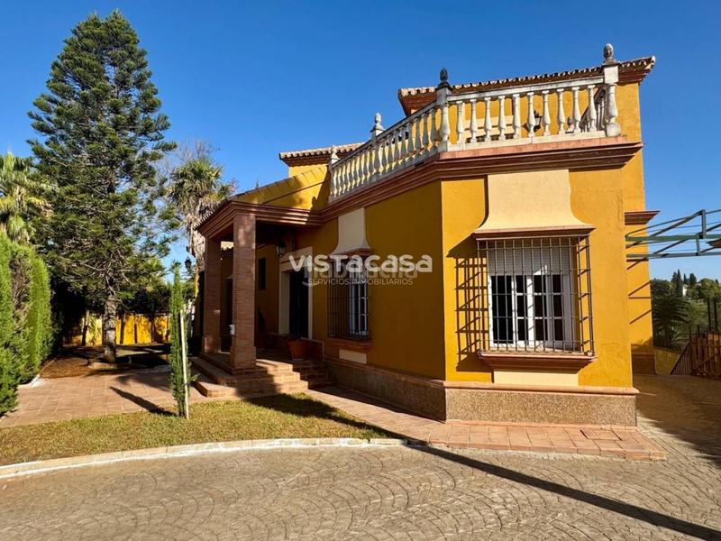 Foto de8e2005-a0b8-4e72-9727-0ad1781fe834. Chalet mit parking pool in Mairena del Alcor