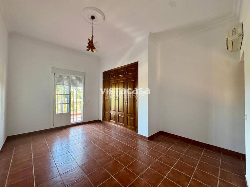 Foto dfdf346f-d815-4e09-ba2c-46d34d793a3f. Chalet mit parking pool in Mairena del Alcor