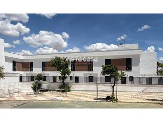 Casa adossada a Viso del Alcor (El). Venta de viviendas de obra nueva en el viso del alcor