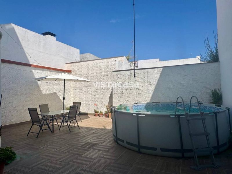 Foto e442da1f-9842-43be-b344-76ff467dc36b. Casa venta de casa espaciosa en Mairena del Alcor