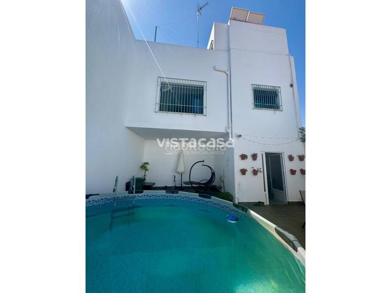 Foto eefa84a3-0cae-4adb-8a13-822e84f36cb8. Casa venta de casa espaciosa en Mairena del Alcor