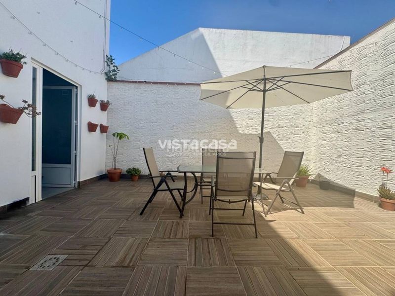 Foto f4f99ad2-b1d4-4155-b06f-9589ad5309ae. Casa venta de casa espaciosa en Mairena del Alcor
