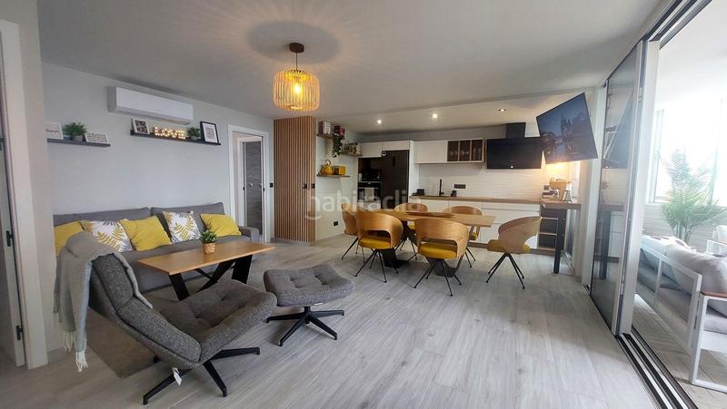 Foto 253e1ed8-b739-4e6d-abe6-2dfb2c1755c6. Apartamento  en primera línea de playa totalmente reformado y modernizado en venta . en Fuengirola