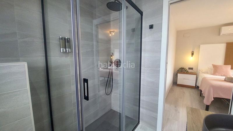 Foto 3cdc818f-ba94-44c0-8b12-d26a96334956. Apartamento  en primera línea de playa totalmente reformado y modernizado en venta . en Fuengirola