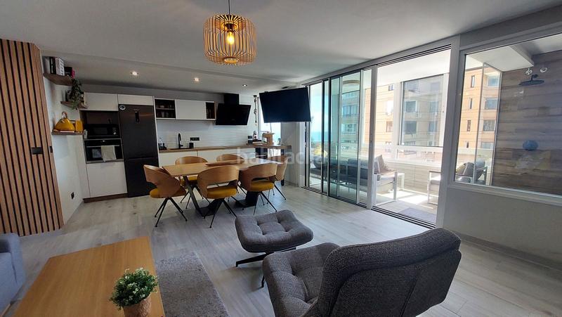 Foto 7cb8c9b9-dbfd-4bda-87a5-52058a6fcba8. Apartamento  en primera línea de playa totalmente reformado y modernizado en venta . en Fuengirola