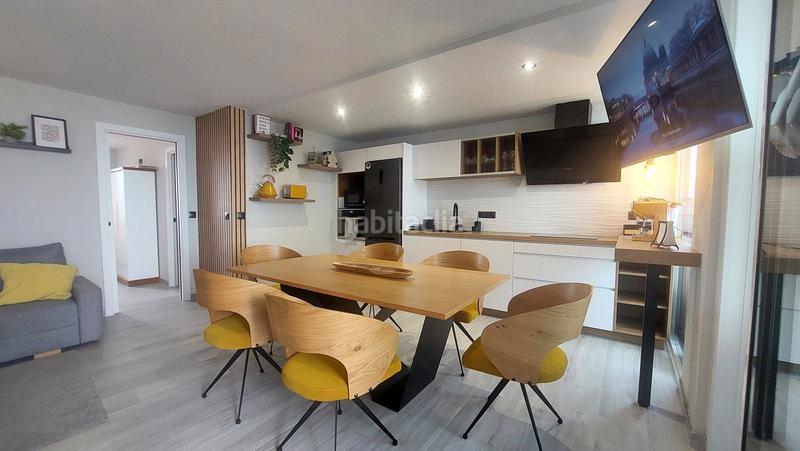 Foto d8e2c5f7-d42b-478c-a087-3065c414f580. Apartamento  en primera línea de playa totalmente reformado y modernizado en venta . en Fuengirola