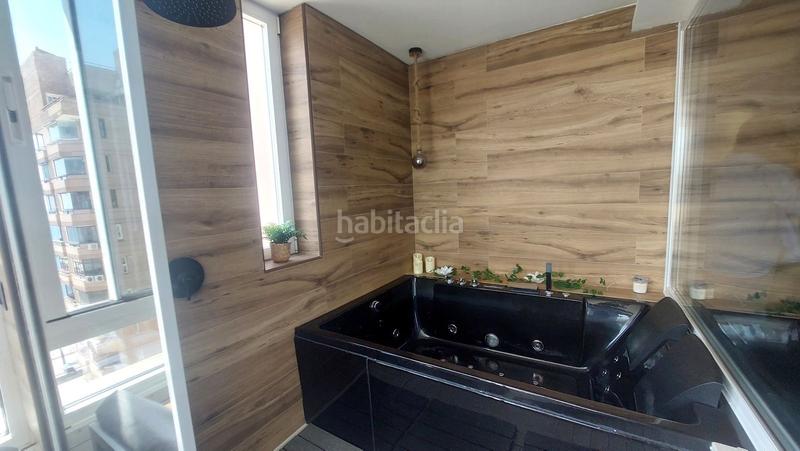 Foto dcc5e73b-b251-4e77-8d0f-b736d7ef7d50. Apartamento  en primera línea de playa totalmente reformado y modernizado en venta . en Fuengirola