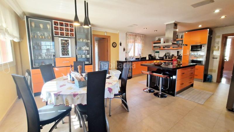 Foto b4453e02-039d-48e0-878e-ebd440dbf7cb. Chalet gran villa en venta en Playamar - Benyamina Torremolinos
