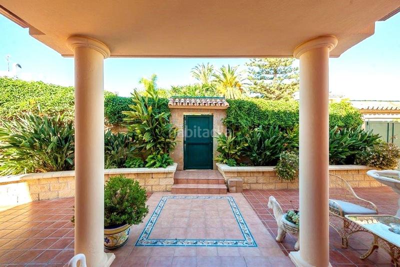 Foto ceabf0cf-8dd7-4168-8ab5-275c3dd0cb06. Chalet gran villa en venta en Playamar - Benyamina Torremolinos