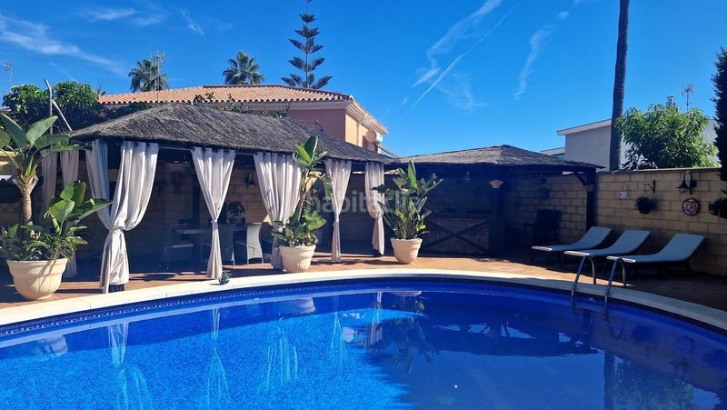 Foto f5b94766-f656-41da-89ee-2ae60b0b5ed0. Chalet gran villa en venta en Playamar - Benyamina Torremolinos