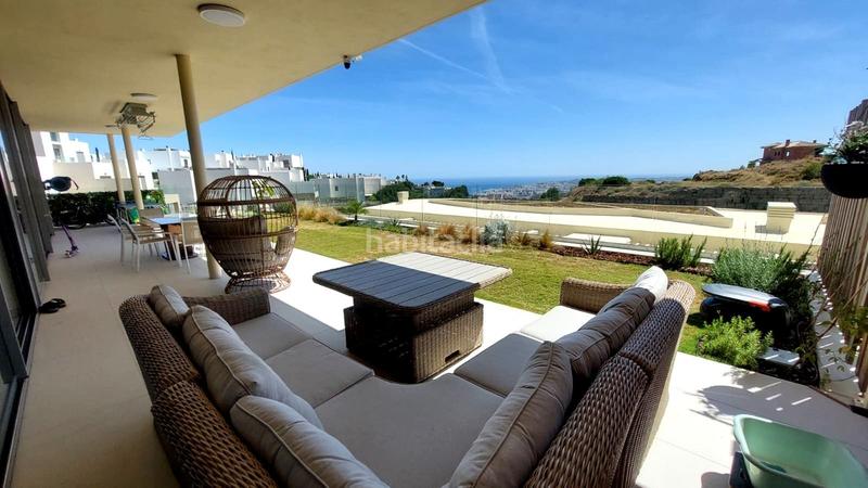 Foto 214080f6-6964-4575-9d7f-3af4cf631eaf. Planta baja ¡toda la comodidad y el lujo que buscas! en Mijas