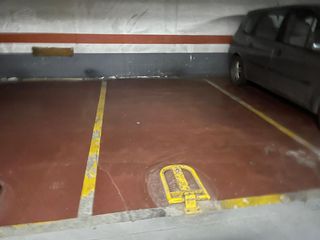 Aparcament cotxe a PARQUE TORCAL DE ANTEQUERA