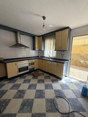 Haus  Alas. Casa en venta en sevilla este, 4 dormitorios.