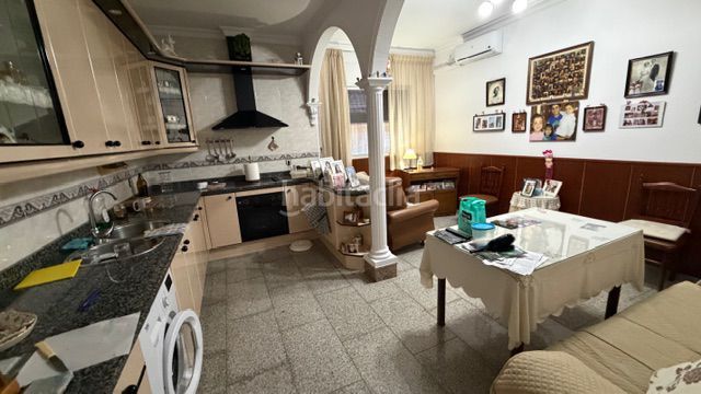 Foto d4d37a61-b2e0-4976-93d5-236be9868188. Casa adossada amb aparcament a Torreblanca Sevilla