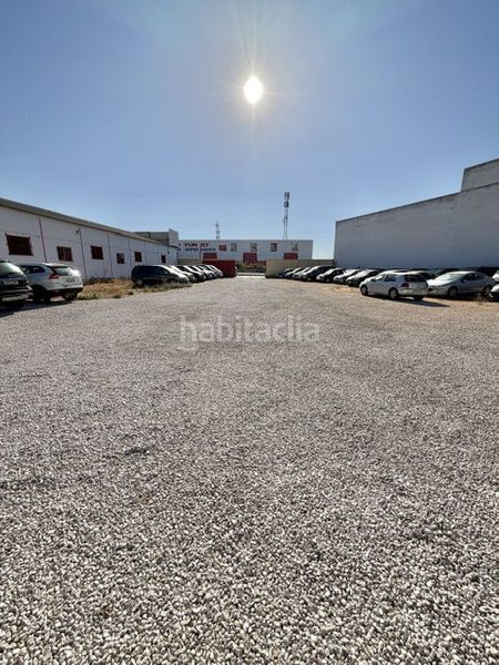 Foto d31bee3a-e79b-48d9-a509-aa5e53f9485c. Capannone industriale in Salesianos Utrera