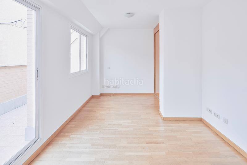 Foto 4080b950-3c26-48b5-b5e5-bfa9fe40043d. Penthouse with heating pool in Butarque Madrid