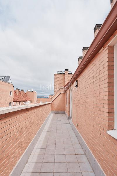 Foto 4a32be77-8ec2-4fb0-b663-5518bccd32f9. Penthouse with heating pool in Butarque Madrid
