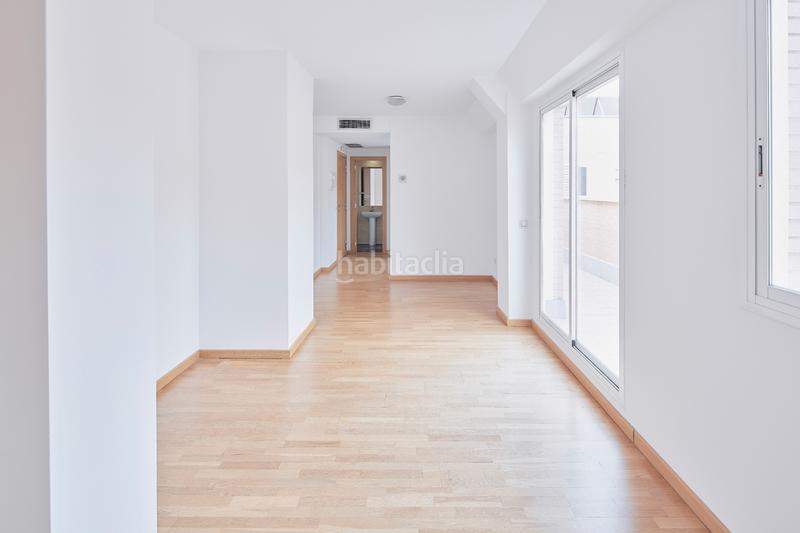 Foto 643e3474-b188-475f-ad48-7b9319cb169e. Penthouse with heating pool in Butarque Madrid