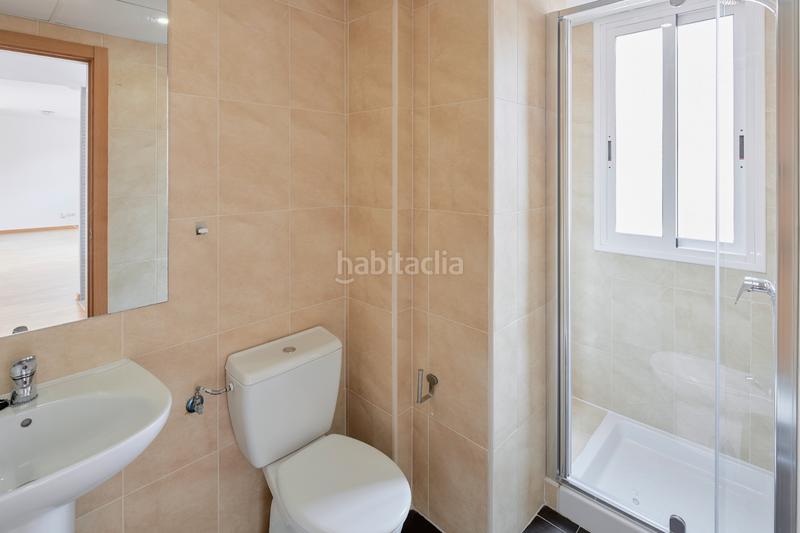 Foto 6a46263c-7c81-4eb4-886a-ab2e9297989f. Penthouse with heating pool in Butarque Madrid